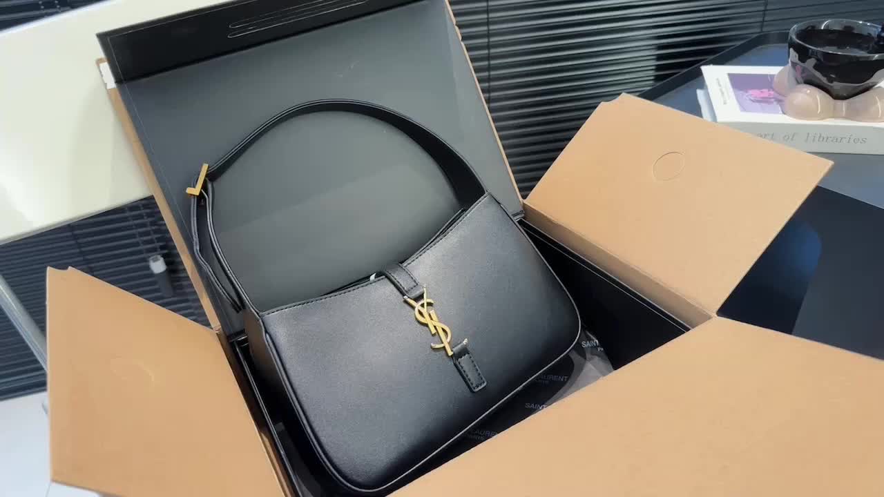Saint Laurent Le 5 à 7 · 4818 — תמונה 2