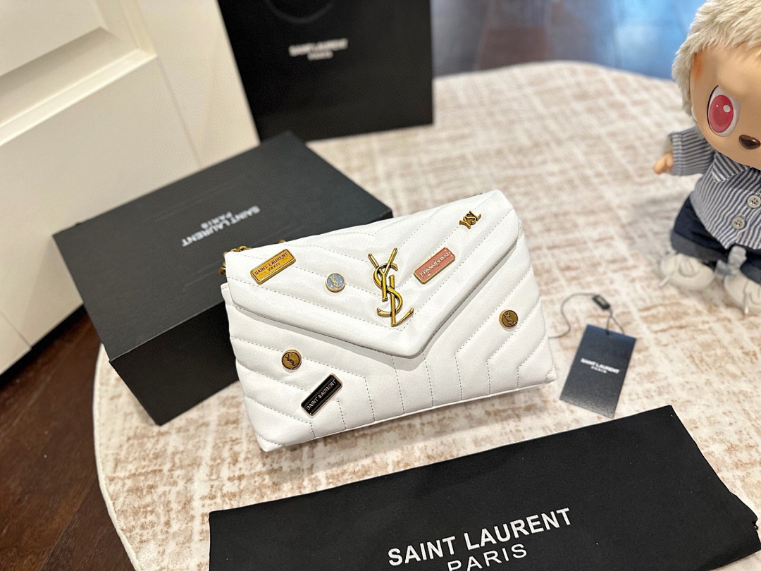 YSL  HE8080