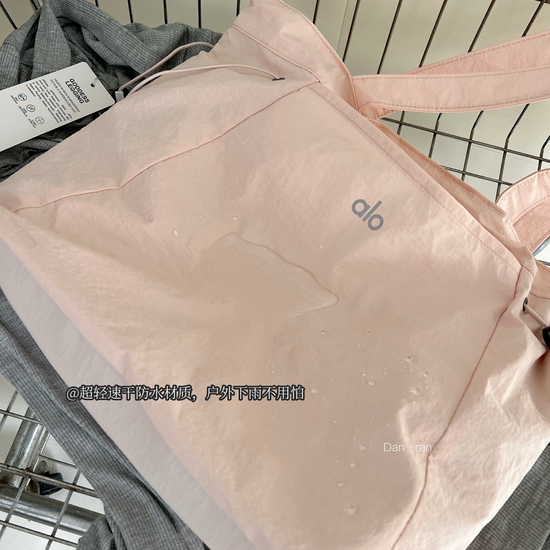 Alo Yoga Alo Aura Universal Tote Bag · A2904 — תמונה 13