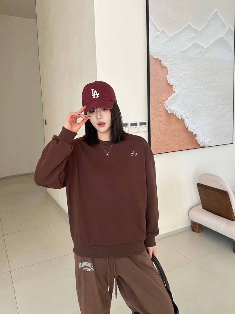 Alo Yoga Accolade Crew Neck Pullover · A2939 — תמונה 14