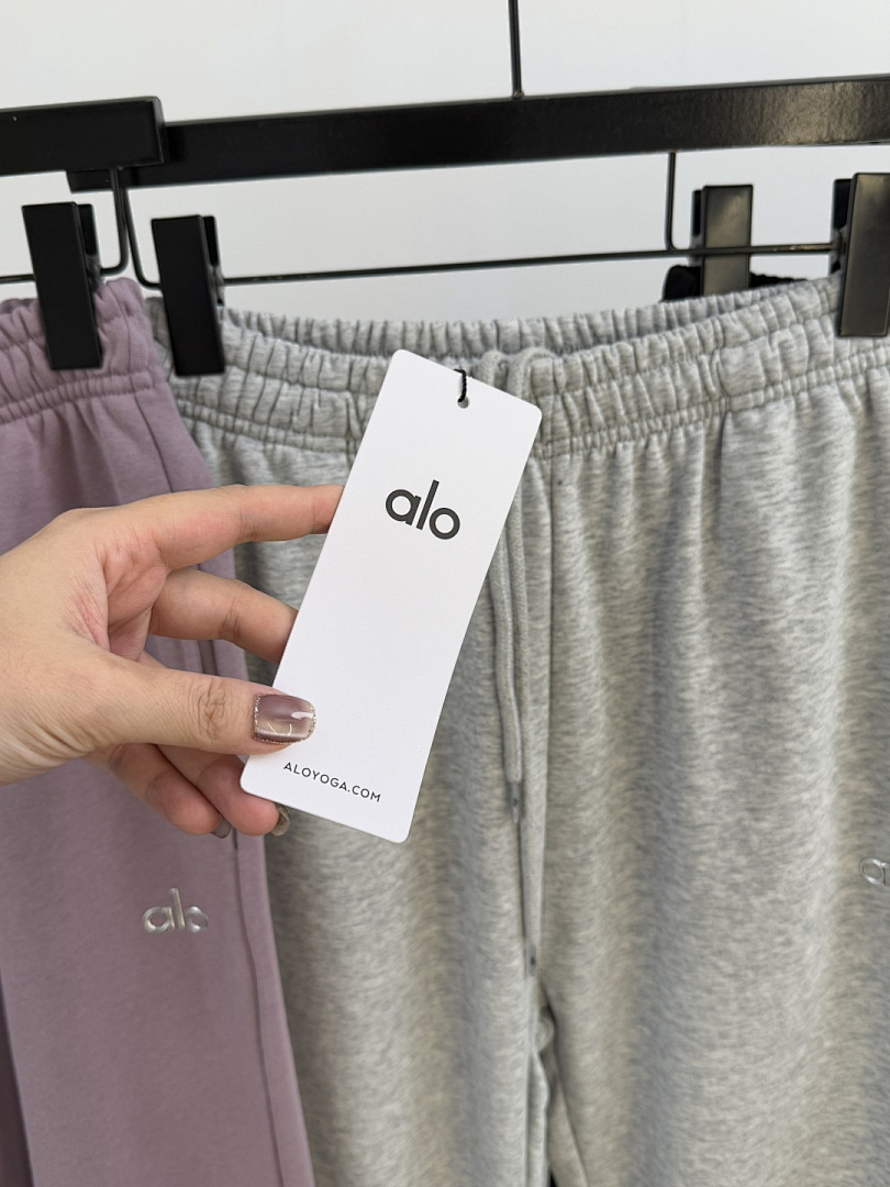 Alo Yoga Accolade Straight Leg Sweatpant · A3001 — תמונה 27