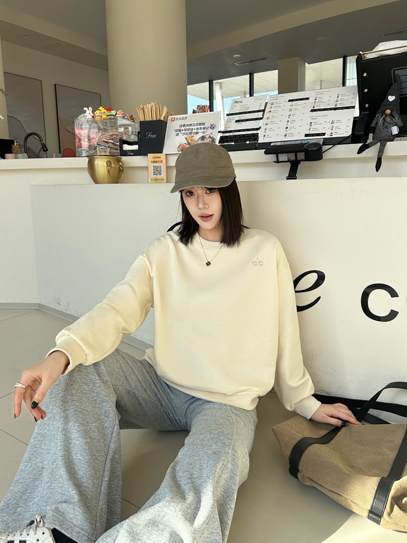 Alo Yoga Accolade Crew Neck Pullover · A2939 — תמונה 8