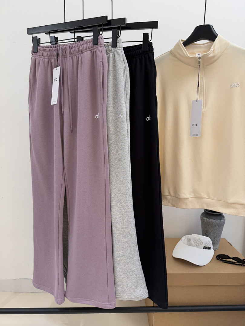 Alo Yoga Accolade Straight Leg Sweatpant · A3001 — תמונה 45