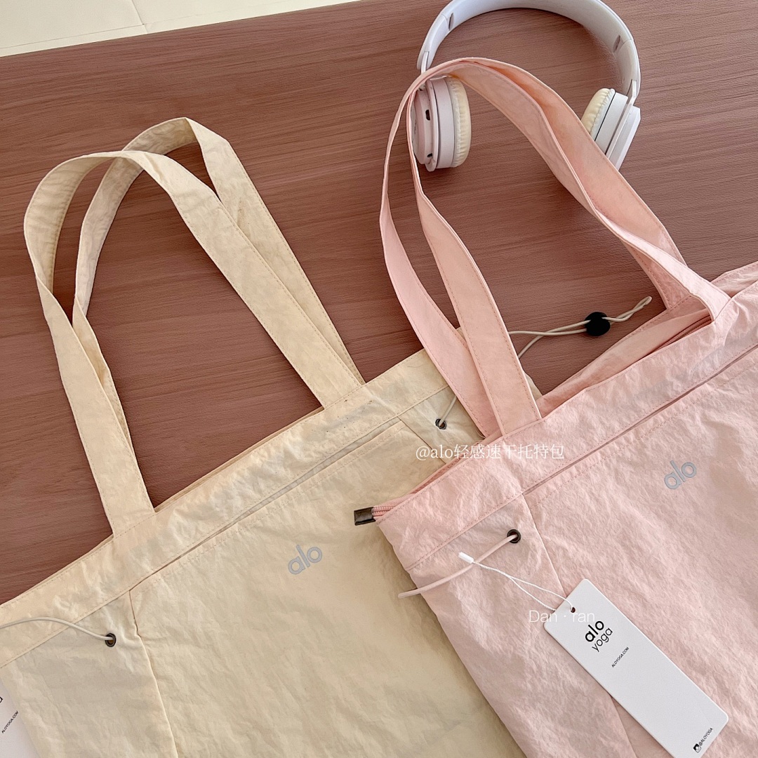 Alo Yoga Alo Aura Universal Tote Bag · A2904 — תמונה 21