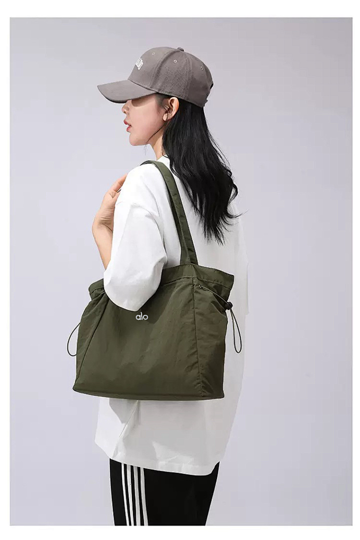 Alo Yoga Alo Aura Universal Tote Bag · A2904 — תמונה 32