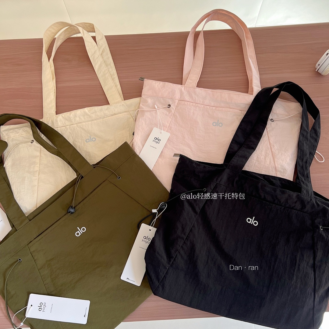 Alo Yoga Alo Aura Universal Tote Bag · A2904 — תמונה 28