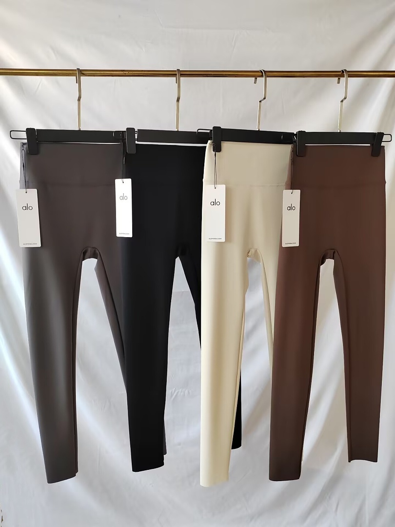A3484 Alo women brushed thin velvet leggings — תמונה 14
