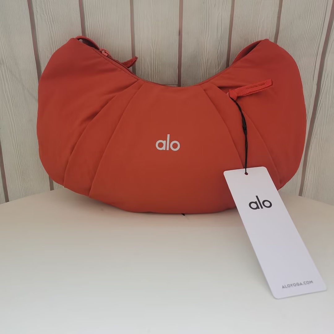 A3480 Alo women crossbody dumpling bag — תמונה 12