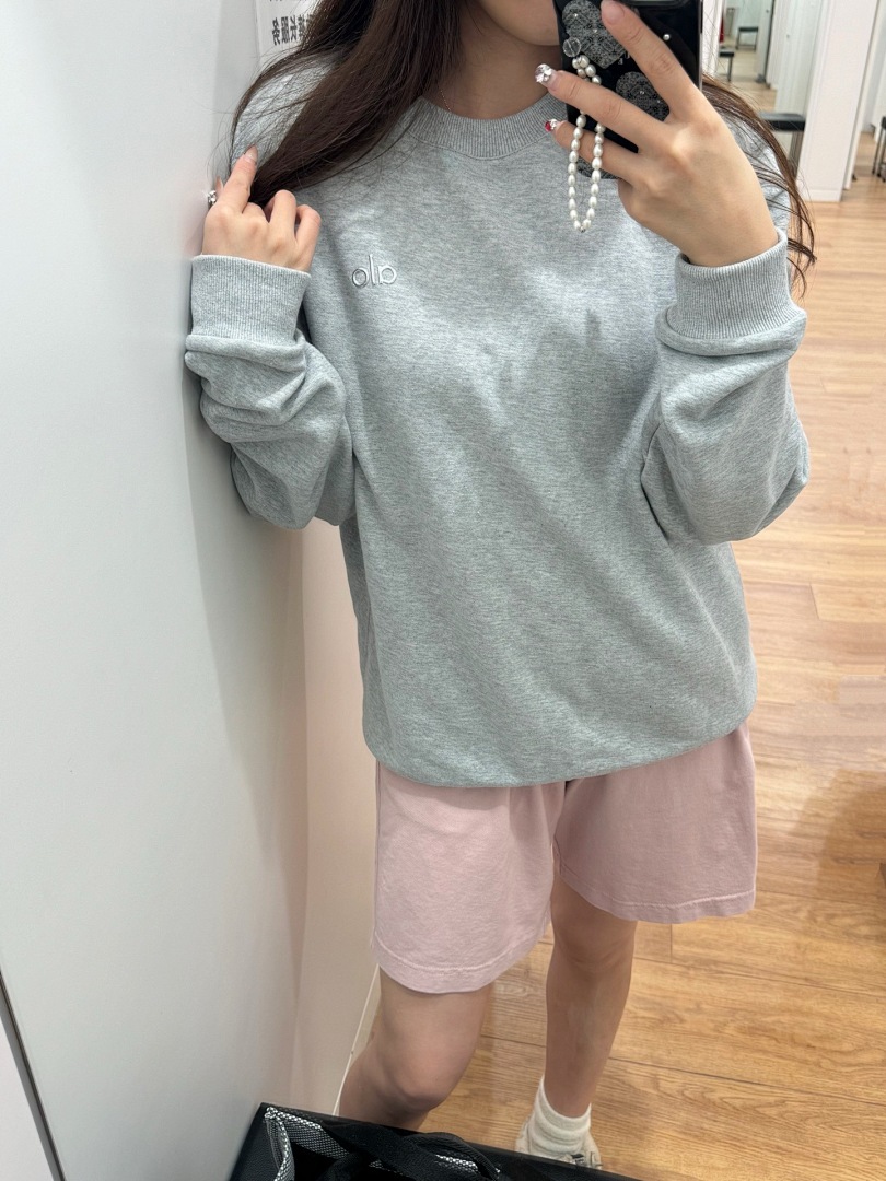 Alo Yoga Accolade Crew Neck Pullover · A2748 — תמונה 3
