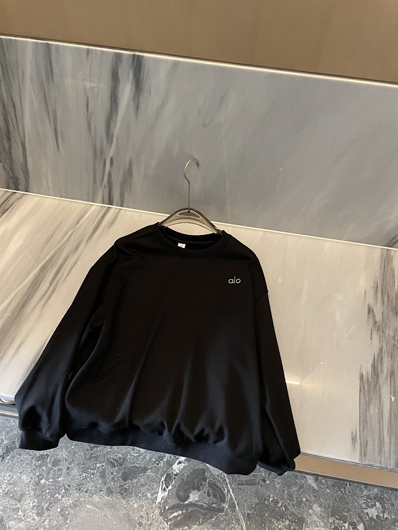 Alo Yoga Accolade Crew Neck Pullover · A2939 — תמונה 29