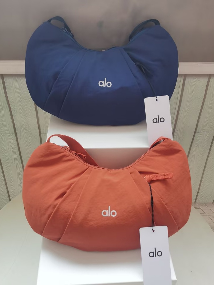 A3480 Alo women crossbody dumpling bag — תמונה 13