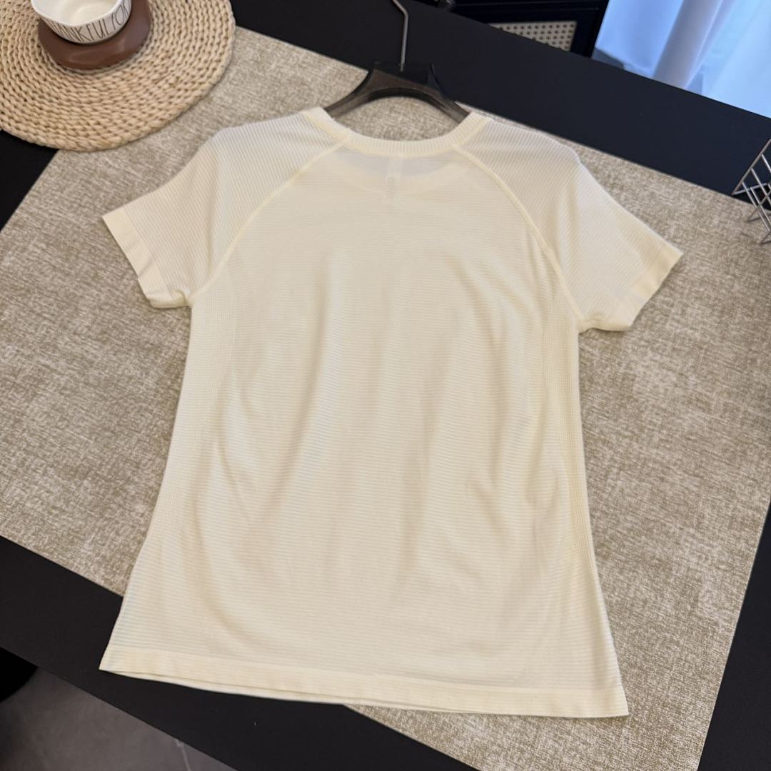 Alo All Day Short Sleeve · A3338 — תמונה 23