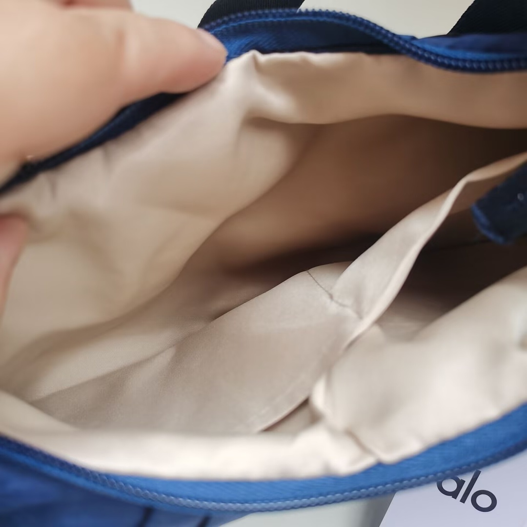 A3480 Alo women crossbody dumpling bag — תמונה 7