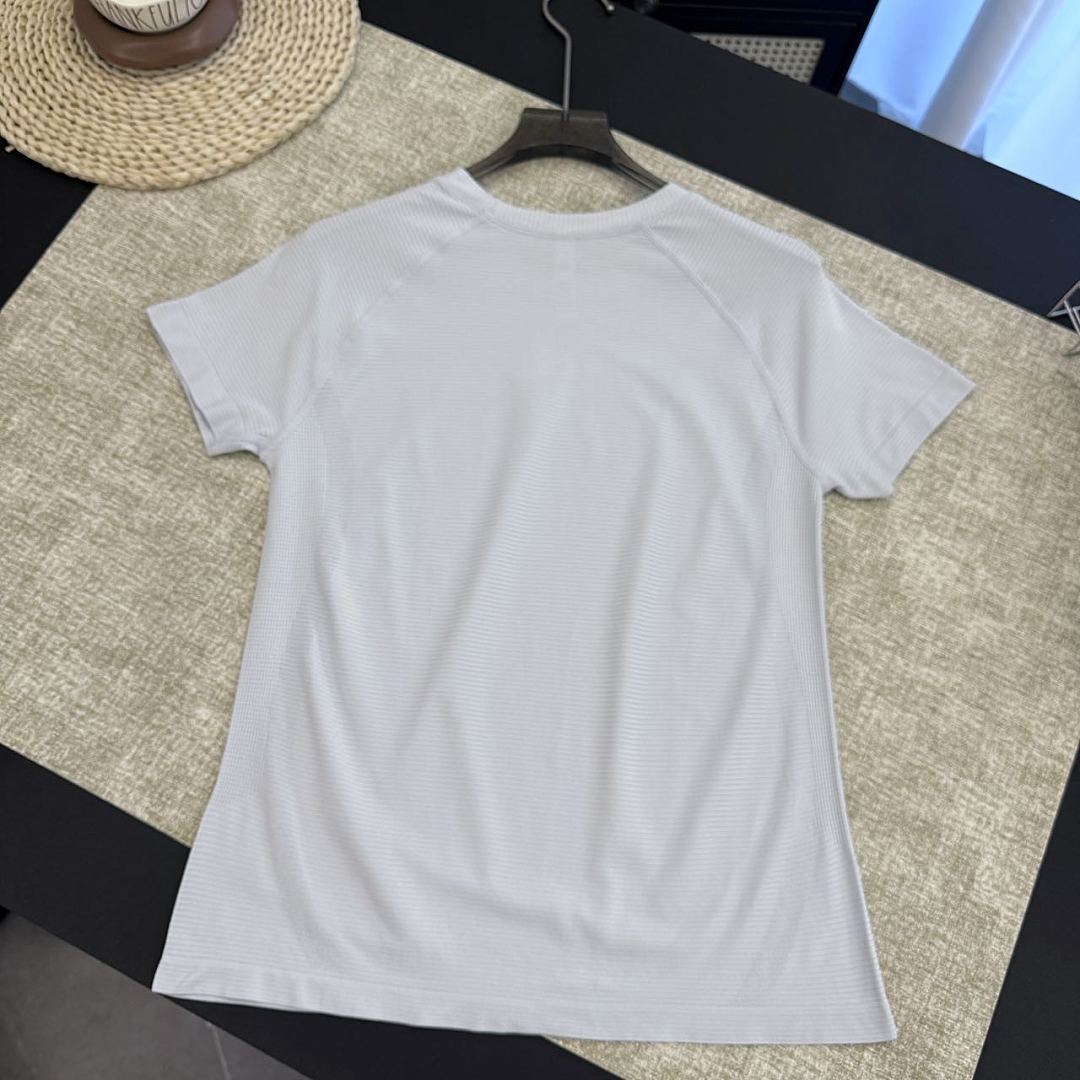 Alo All Day Short Sleeve · A3338 — תמונה 19