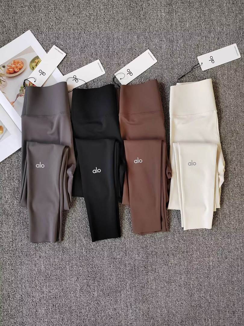A3484 Alo women brushed thin velvet leggings — תמונה 13