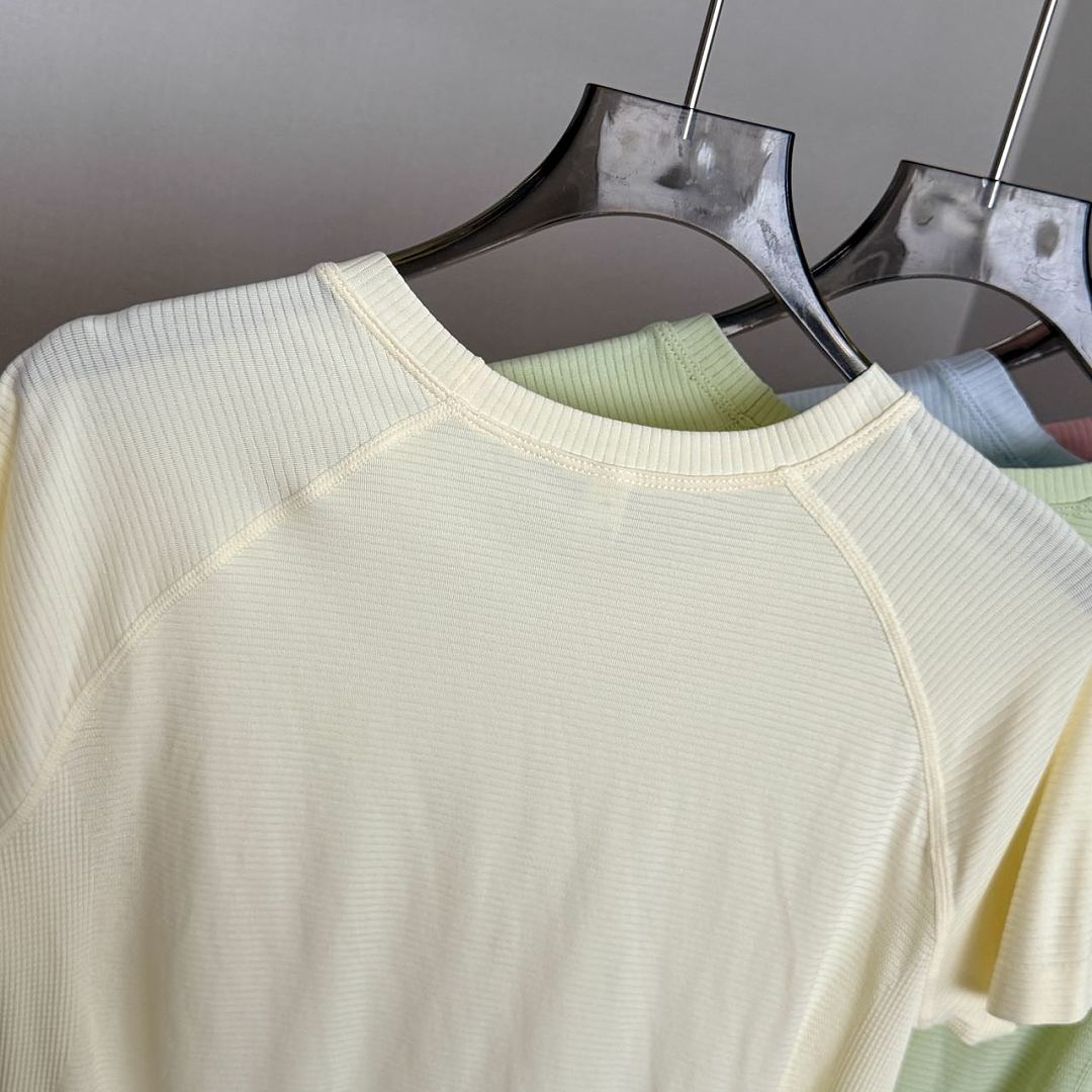 Alo All Day Short Sleeve · A3338 — תמונה 26