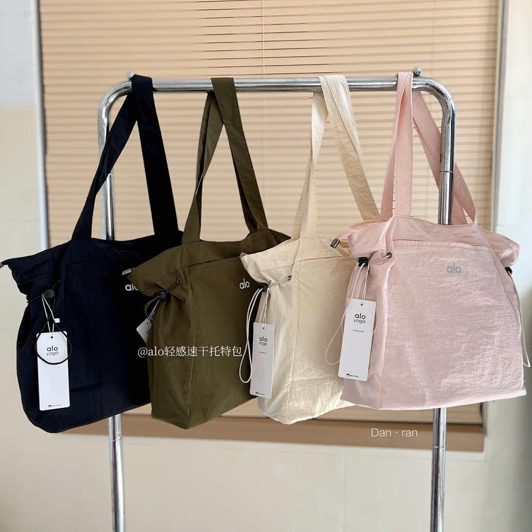 Alo Yoga Alo Aura Universal Tote Bag · A2904 — תמונה 11