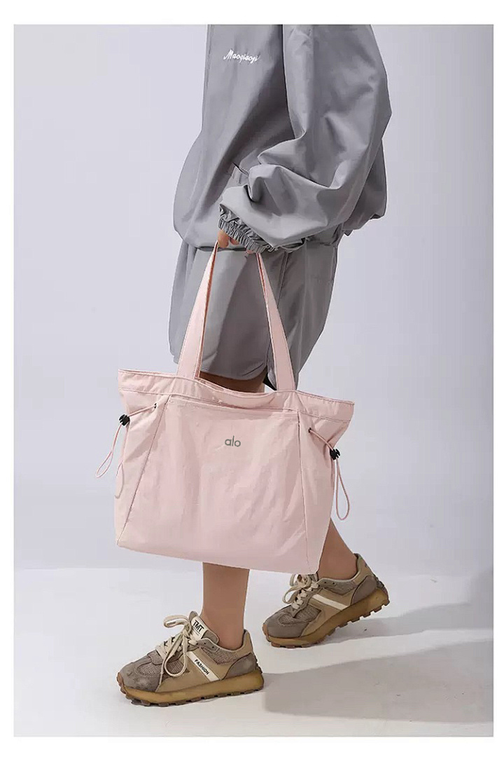 Alo Yoga Alo Aura Universal Tote Bag · A2904 — תמונה 36