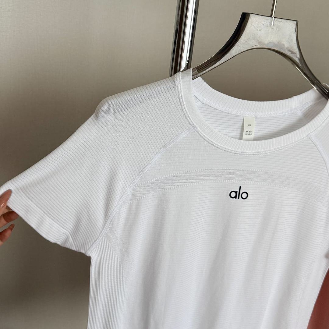 Alo All Day Short Sleeve · A3338 — תמונה 30