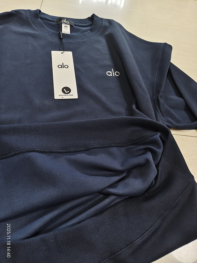Alo Yoga Accolade Crewneck · A2760 — תמונה 3
