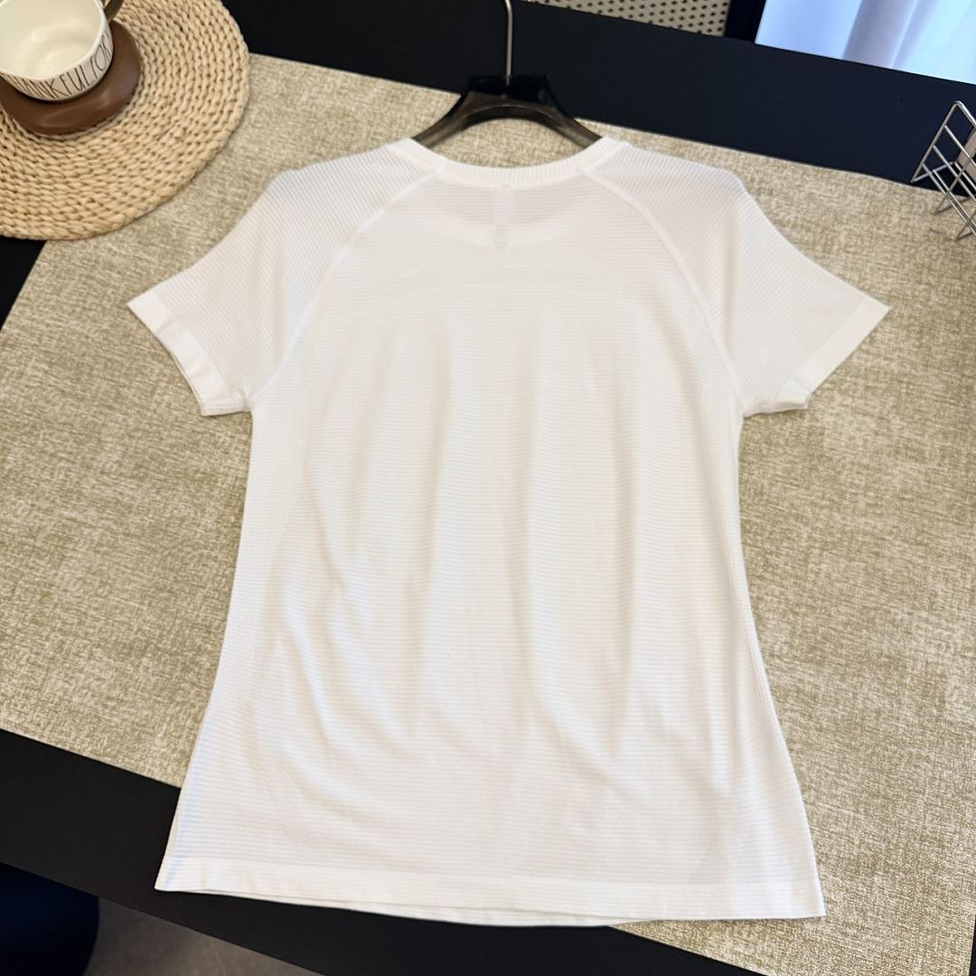 Alo All Day Short Sleeve · A3338 — תמונה 13