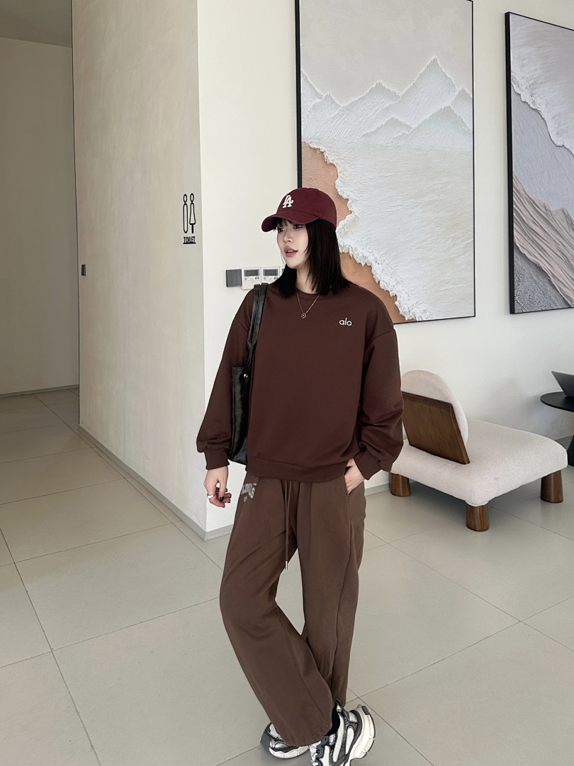 Alo Yoga Accolade Crew Neck Pullover · A2939 — תמונה 12