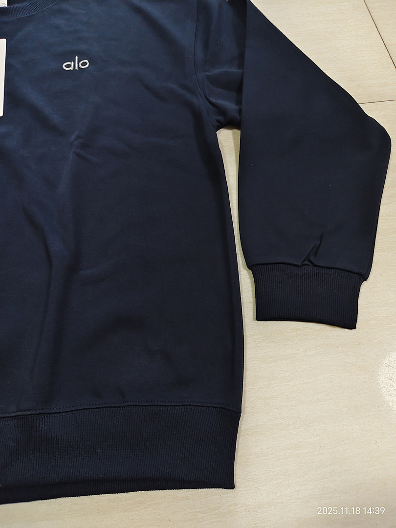 Alo Yoga Accolade Crewneck · A2760 — תמונה 5