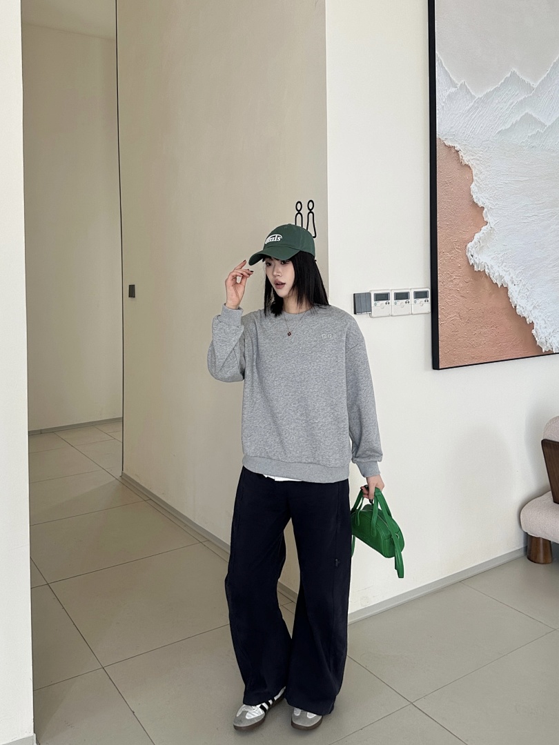 Alo Yoga Accolade Crew Neck Pullover · A2939 — תמונה 19