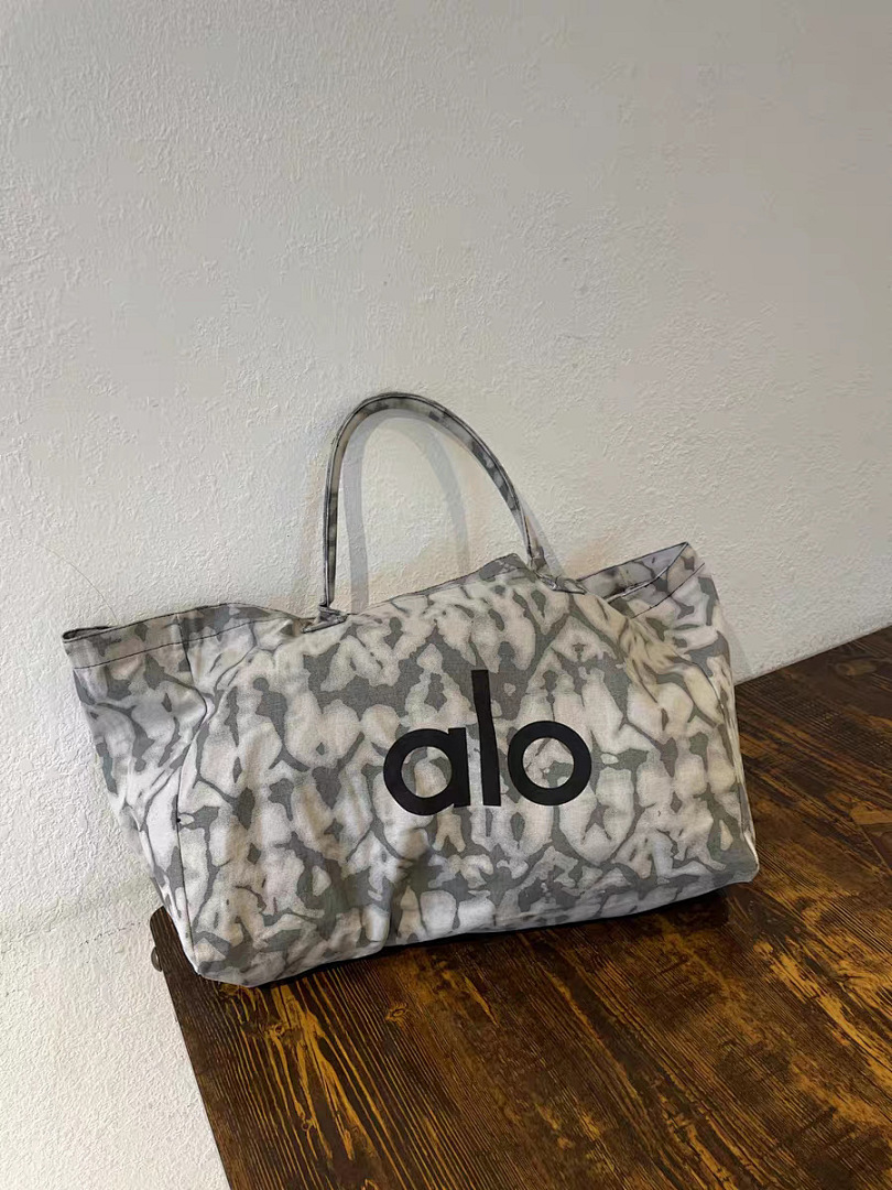 Alo Yoga Iconic Shopper Tote · A2806 — תמונה 12