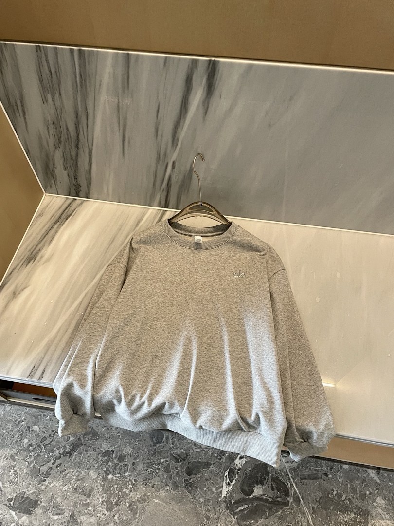 Alo Yoga Accolade Crew Neck Pullover · A2939 — תמונה 32