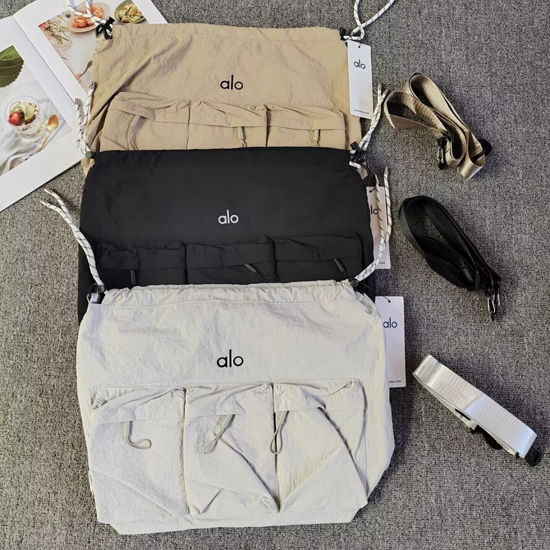 Alo Utility Cross Body Bucket Bag · A2883 — תמונה 14