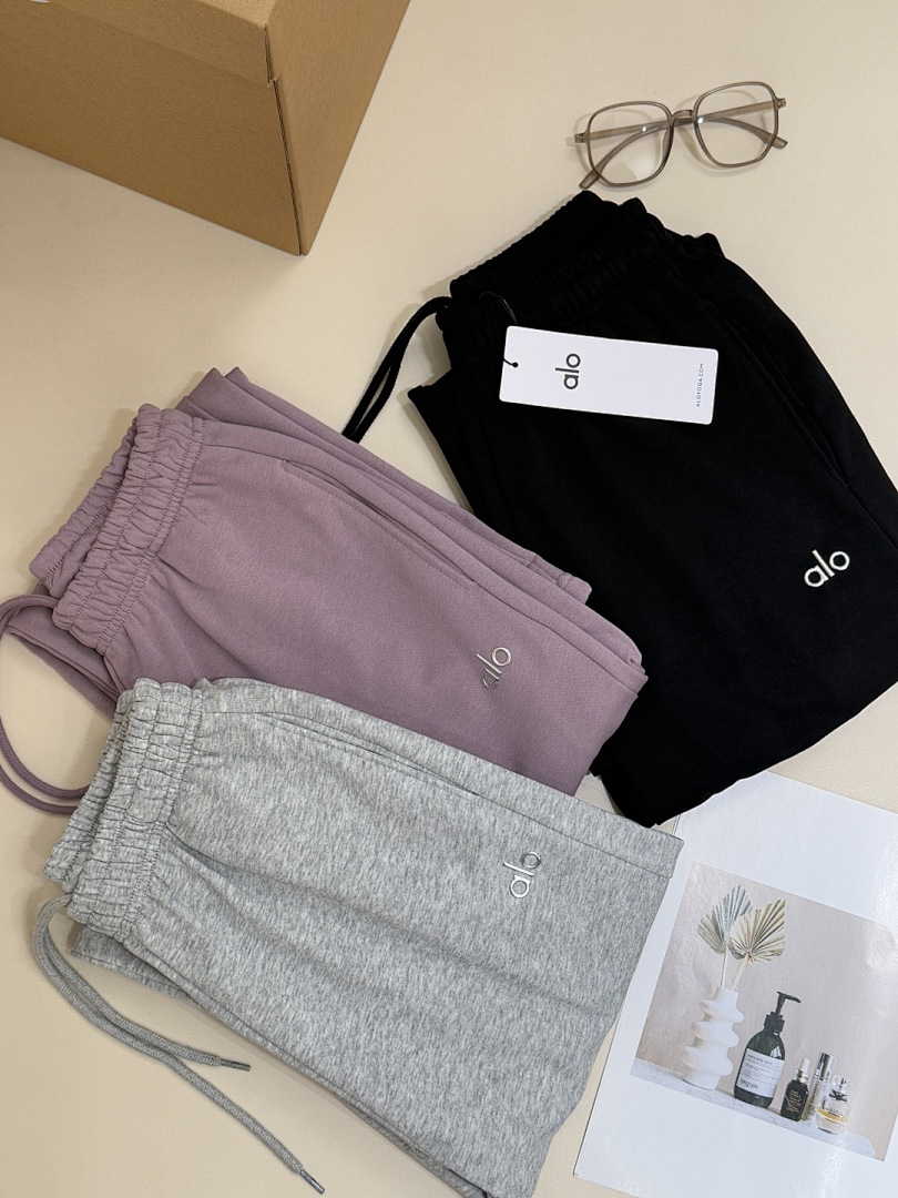 Alo Yoga Accolade Straight Leg Sweatpant · A3001 — תמונה 17