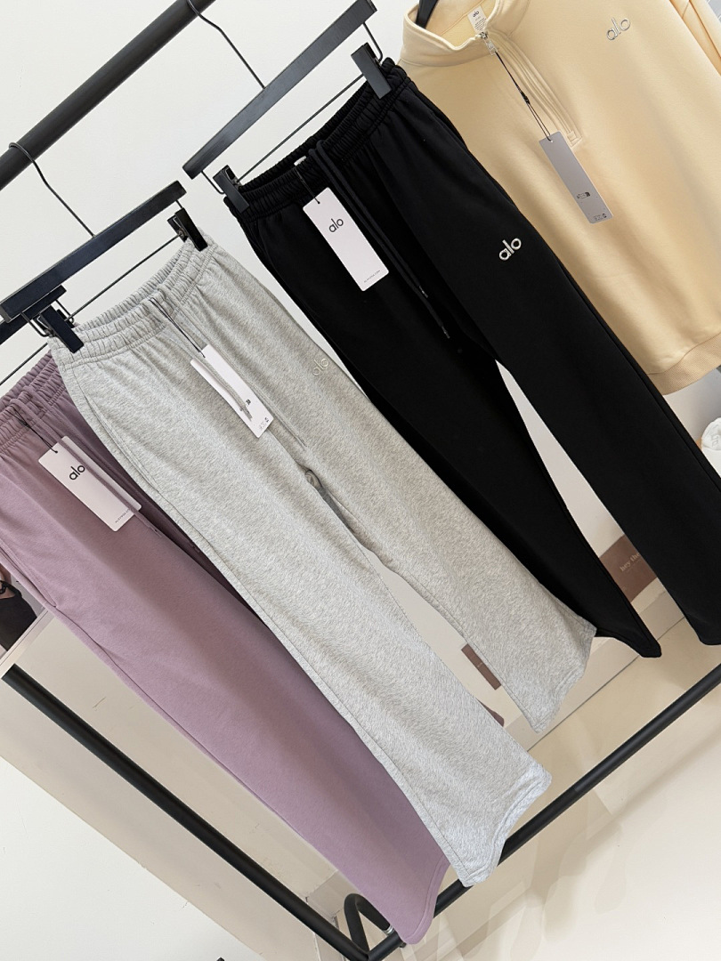 Alo Yoga Accolade Straight Leg Sweatpant · A3001 — תמונה 44