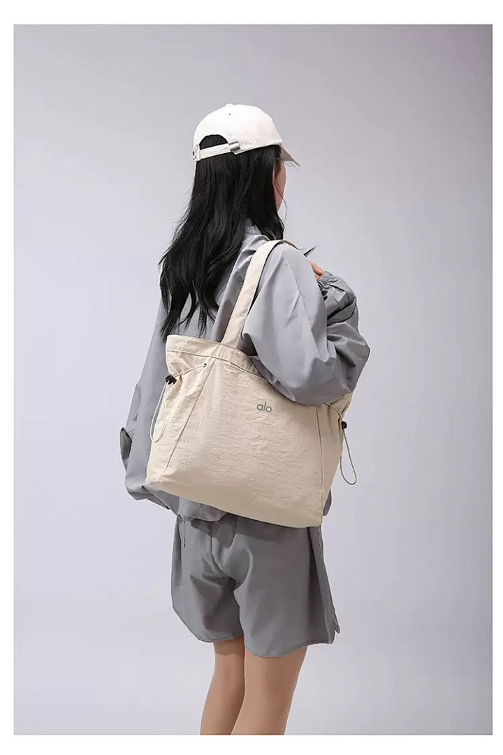 Alo Yoga Alo Aura Universal Tote Bag · A2904 — תמונה 38