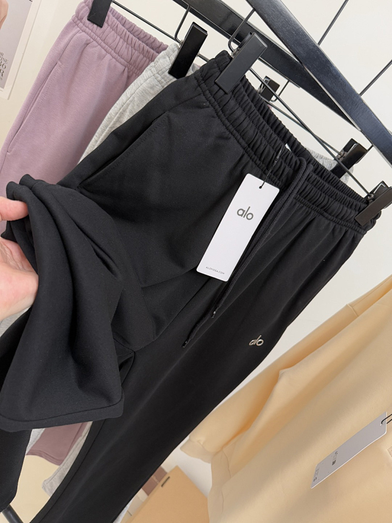 Alo Yoga Accolade Straight Leg Sweatpant · A3001 — תמונה 35