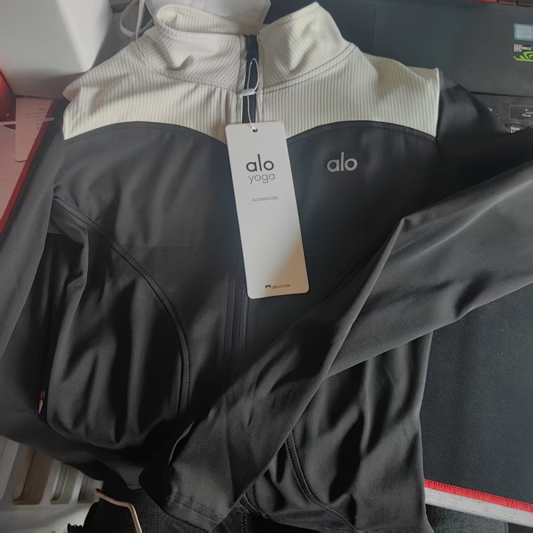 Alo 437 The Curve Jacket · A2948 — תמונה 3