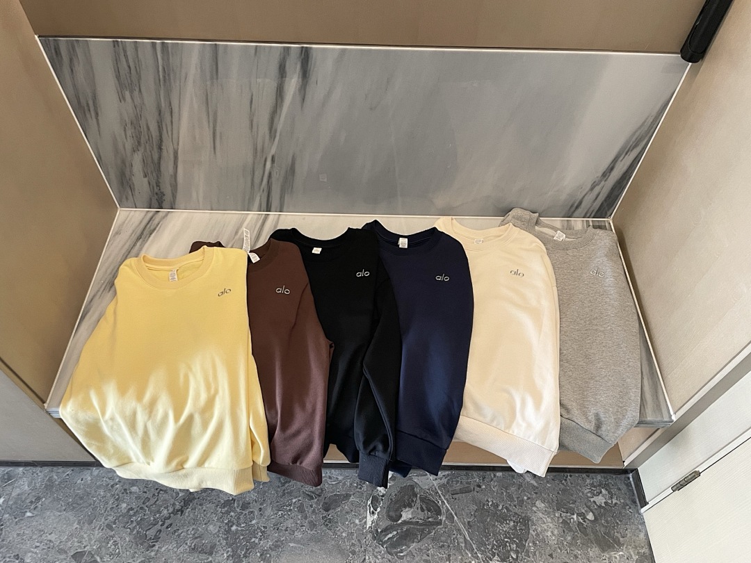 Alo Yoga Accolade Crew Neck Pullover · A2939 — תמונה 57