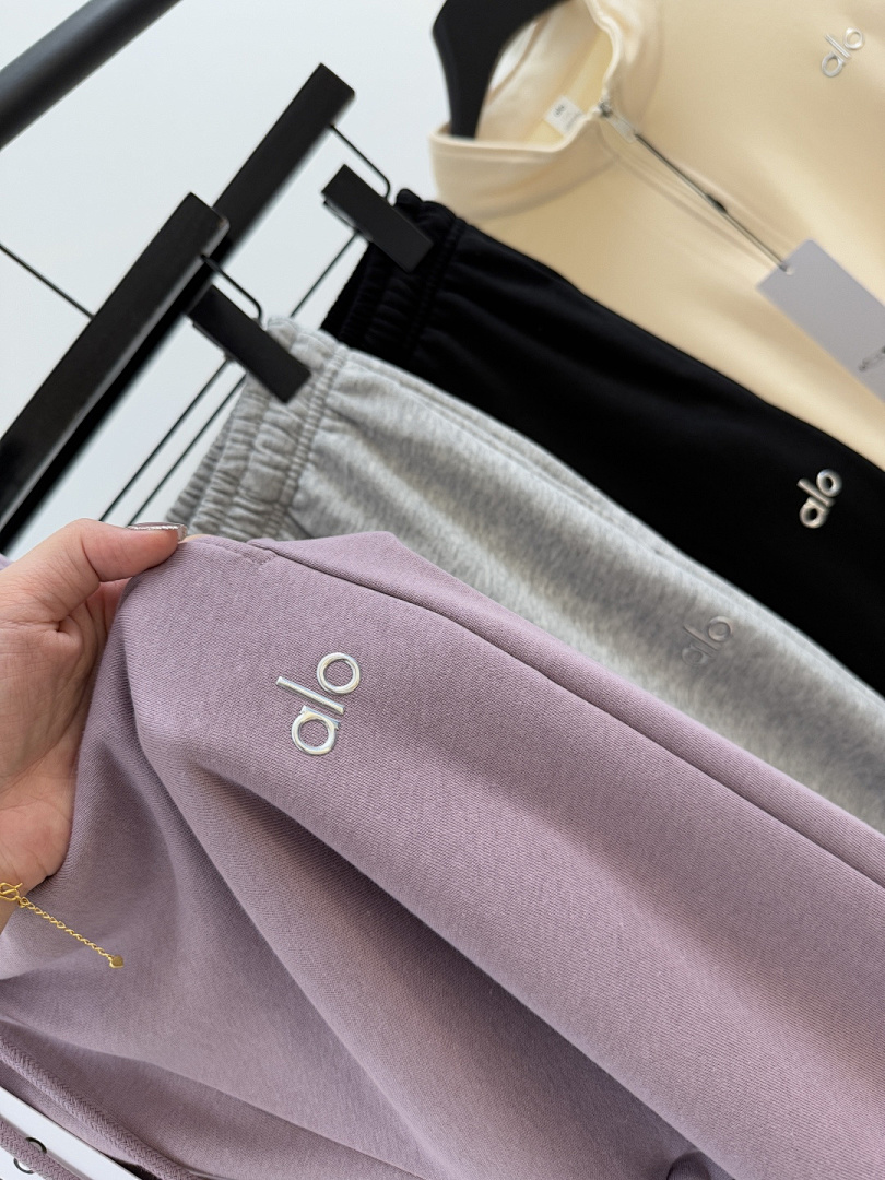 Alo Yoga Accolade Straight Leg Sweatpant · A3001 — תמונה 25