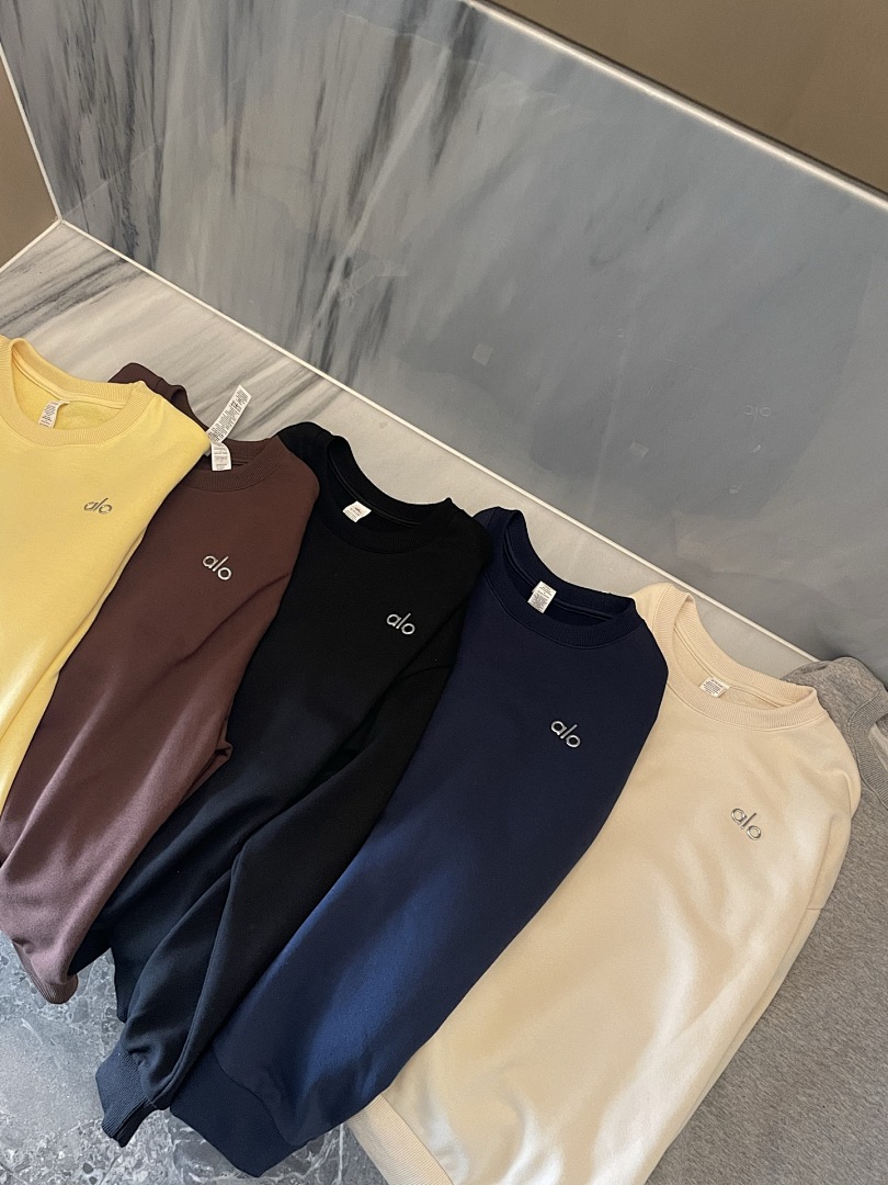 Alo Yoga Accolade Crew Neck Pullover · A2939 — תמונה 56