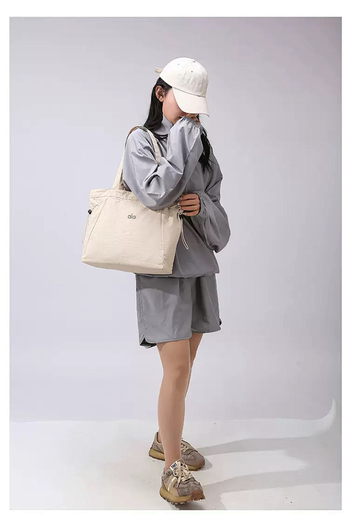 Alo Yoga Alo Aura Universal Tote Bag · A2904 — תמונה 30