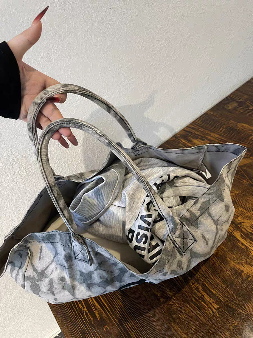 Alo Yoga Iconic Shopper Tote · A2806 — תמונה 9