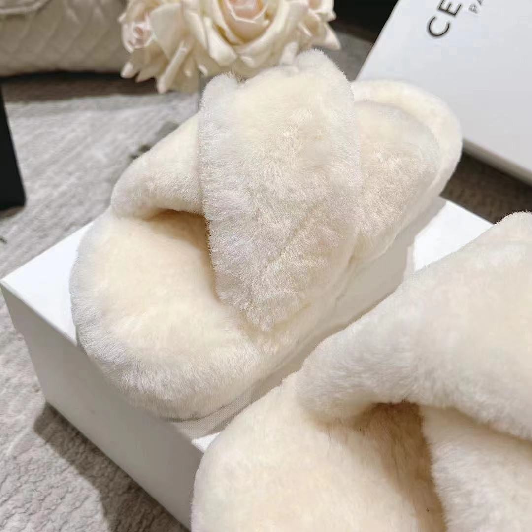 Celine Triomphe Fur Slide · 4989 — תמונה 11