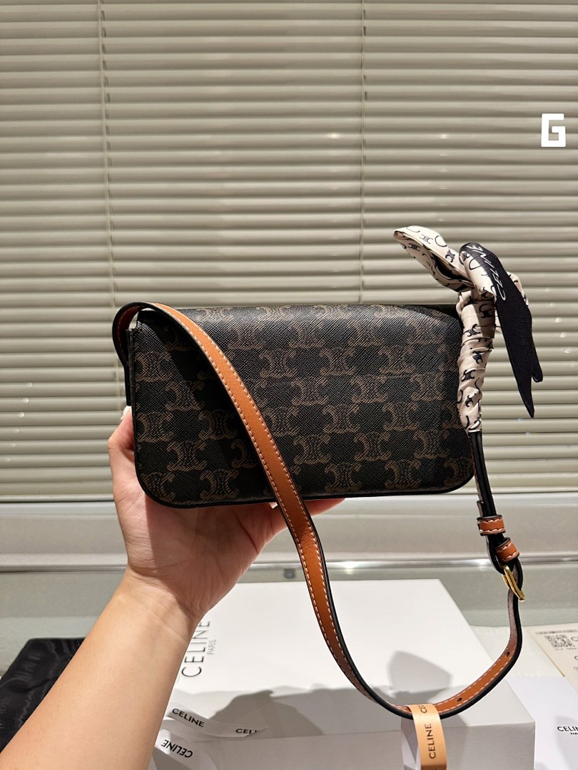 Celine Triomphe Bag · 4672 — תמונה 3