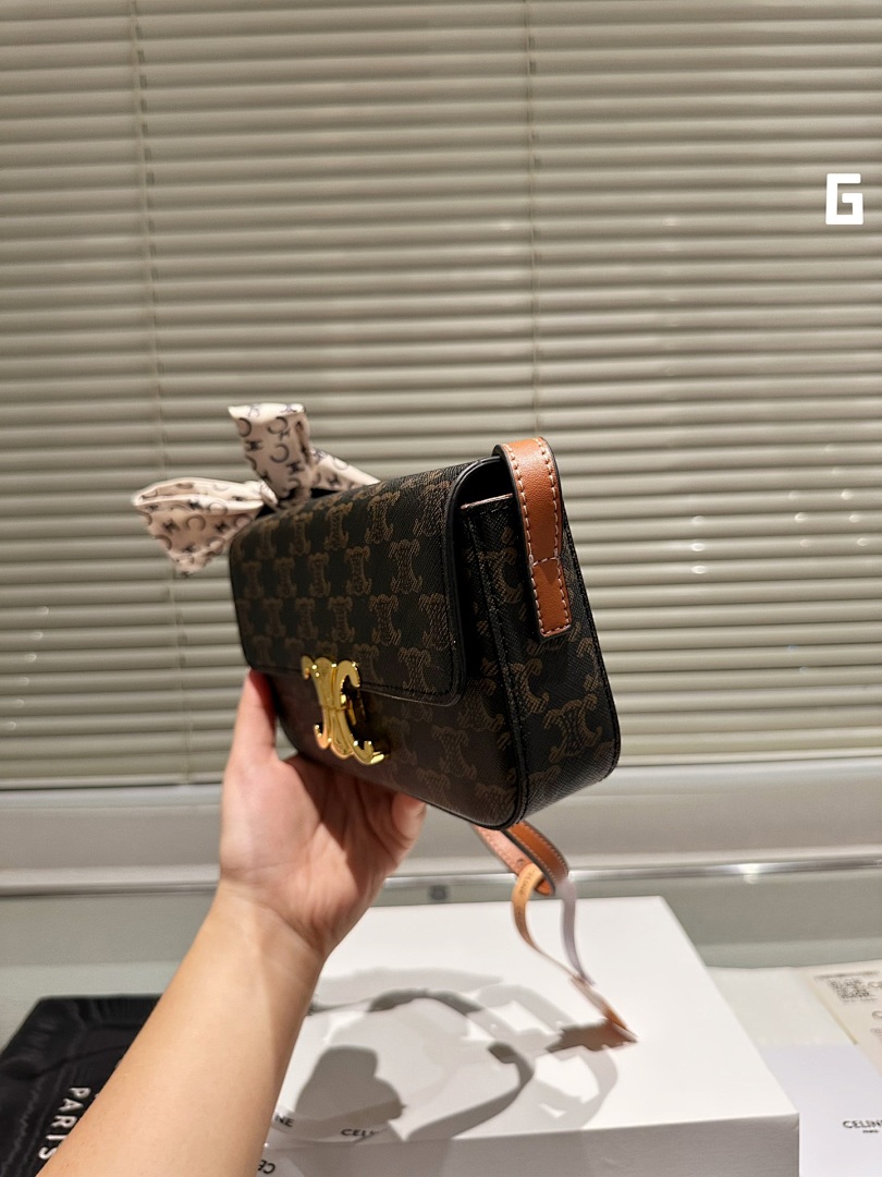 Celine Triomphe Bag · 4672 — תמונה 4