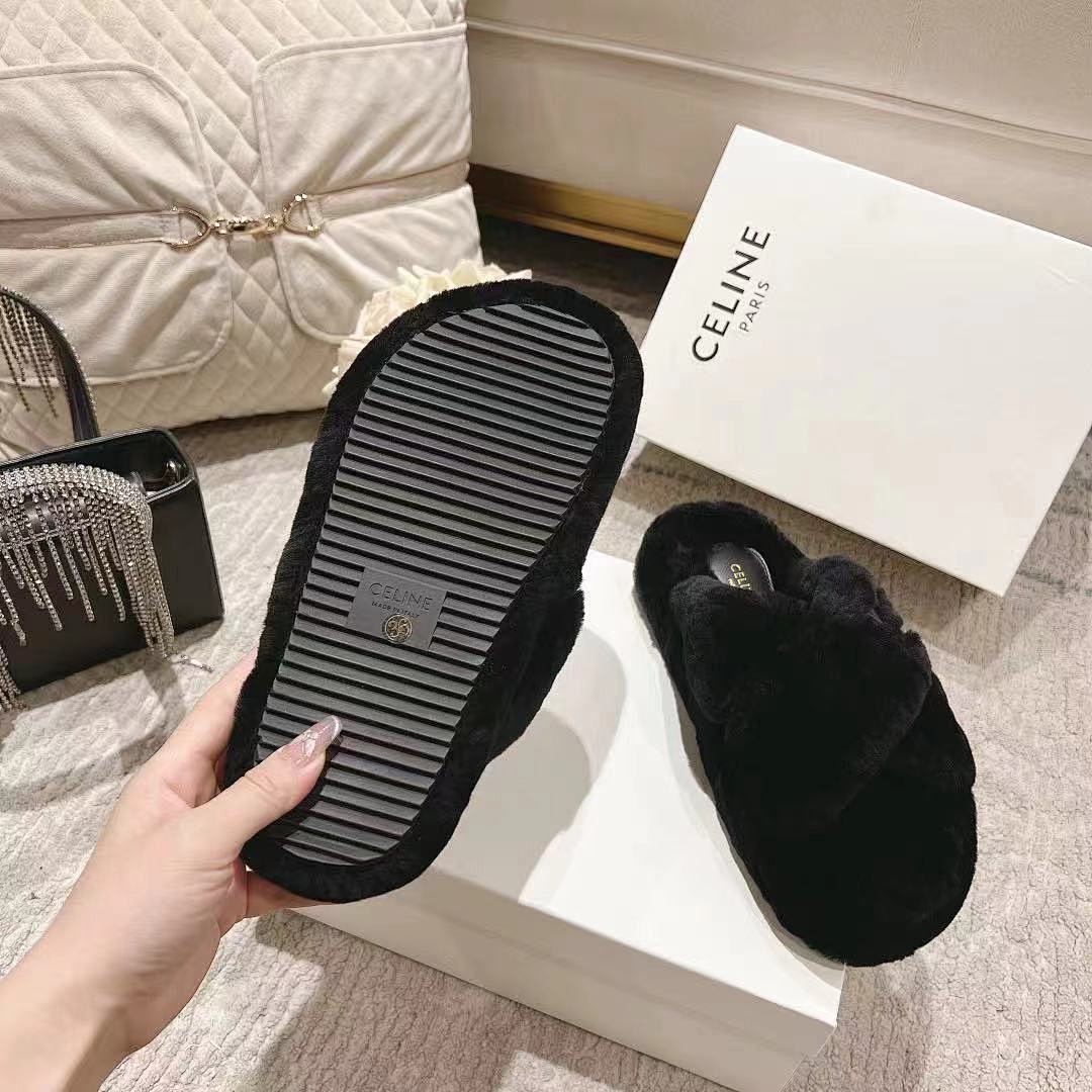 Celine Triomphe Fur Slide · 4989 — תמונה 15