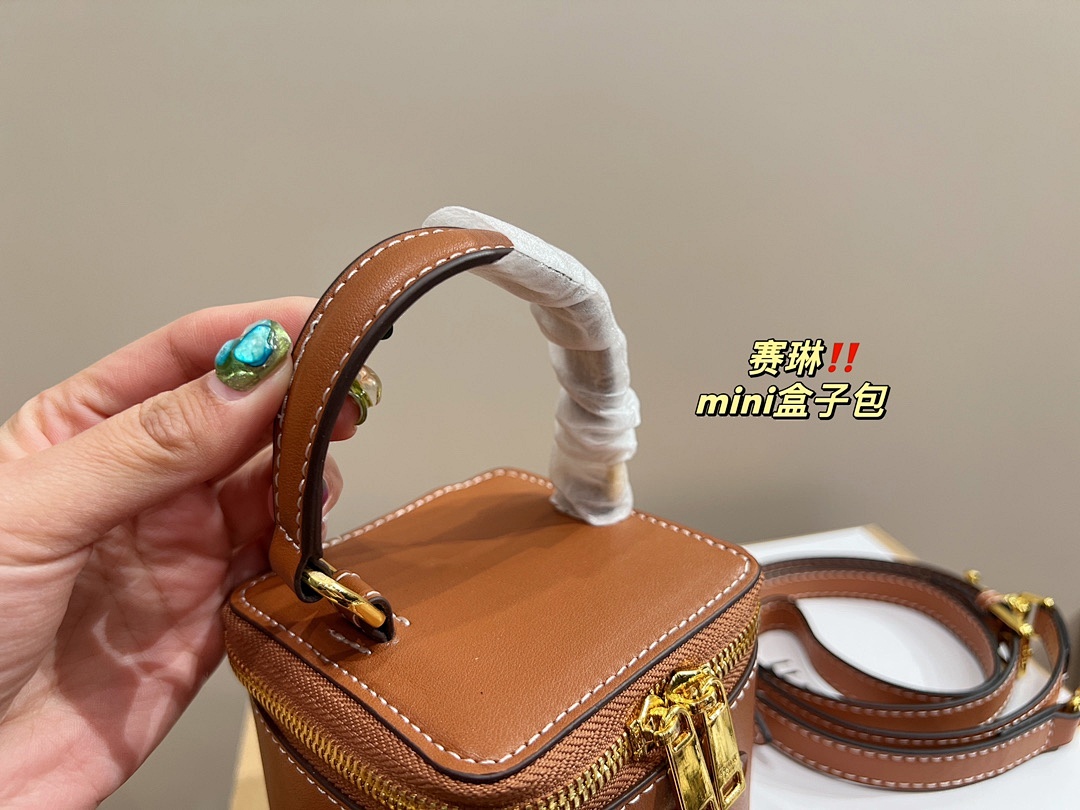 Celine Triomphe Mini Vanity Case · 4799 — תמונה 4