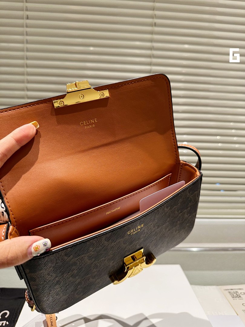 Celine Triomphe Bag · 4672 — תמונה 2