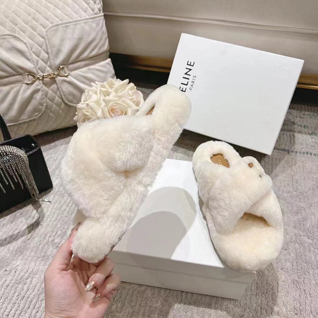 Celine Triomphe Fur Slide · 4989 — תמונה 13