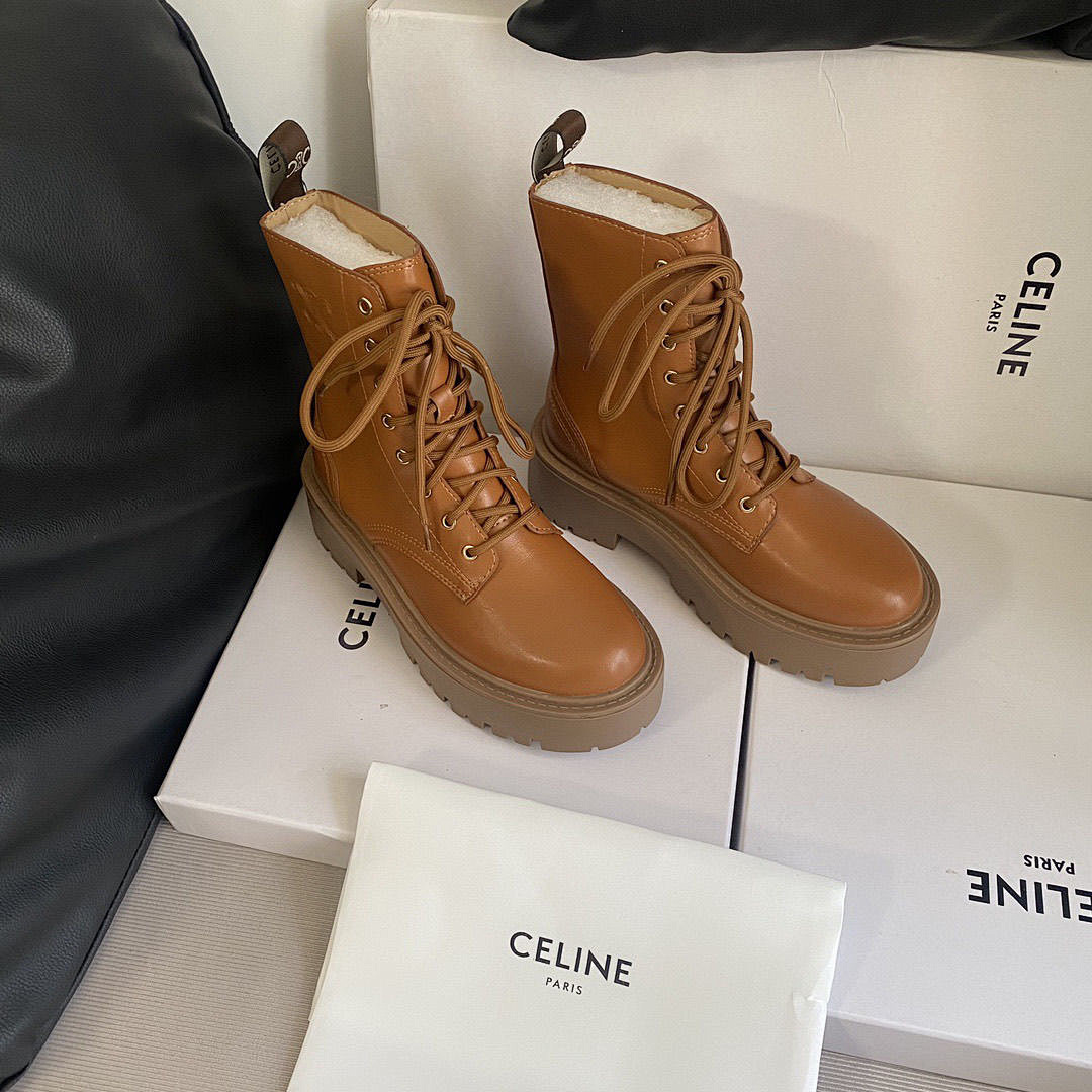 Celine Bulky Laced Up Boot · 5582 — תמונה 2