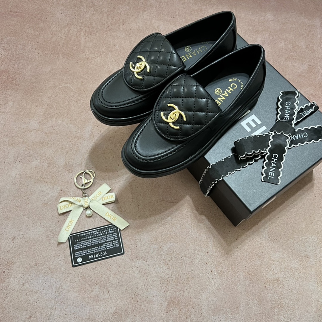 Chanel Quilted CC Turnlock Loafers · 4757 — תמונה 6